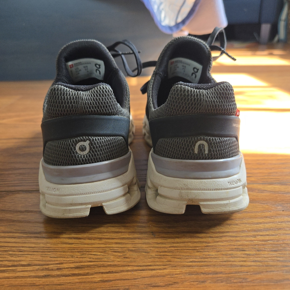 On Running Women's Cloudswift 2 Shoes In Magnet/Lavender - Picture 3 of 9